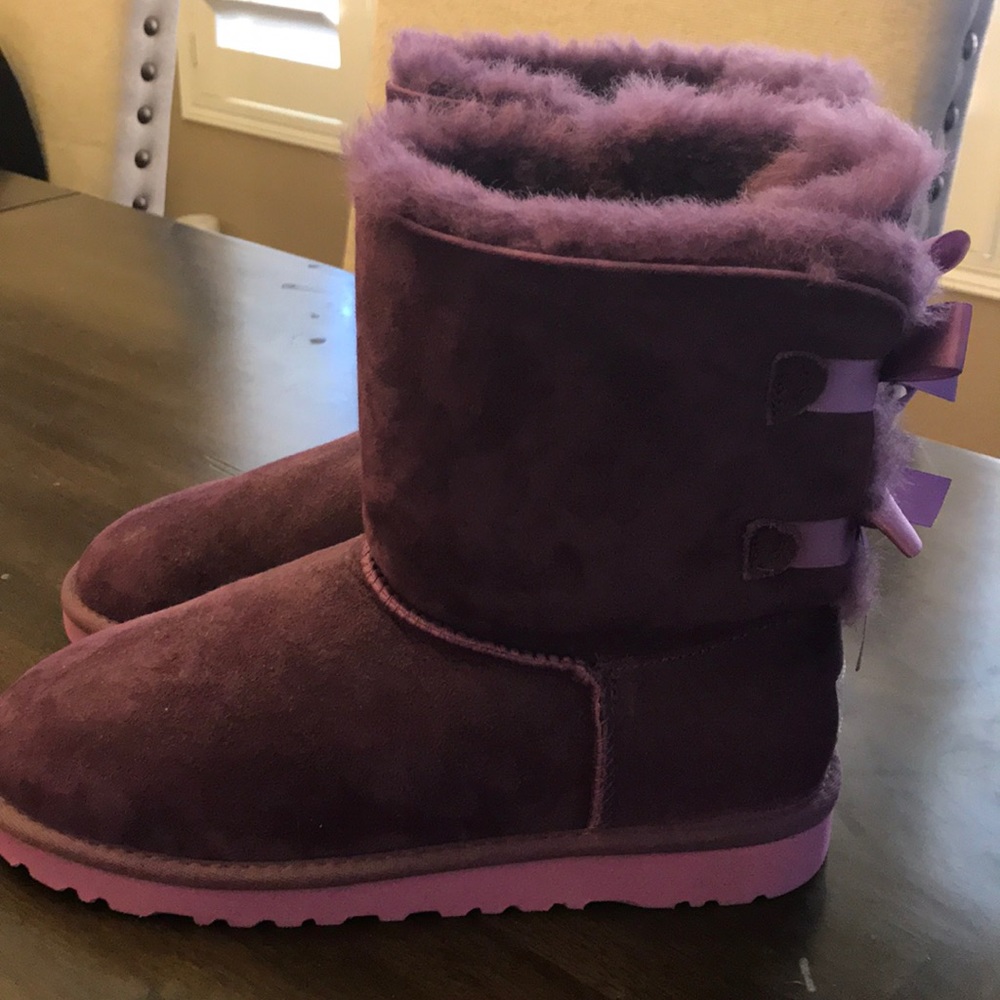 💜NEW💜 Purple Uggs With Bow Detailing On Back
